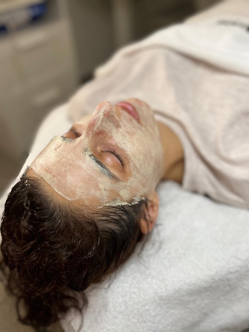 Deep cleansing facial mask application